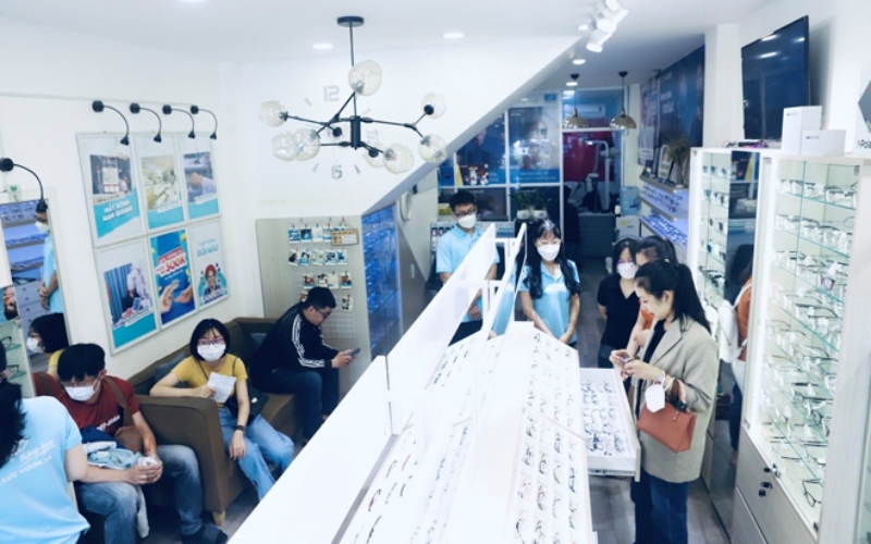 Nam Quang là cửa hàng mắt kính uy tín tại TPHCM Nam Quang là cửa hàng mắt kính uy tín tại TPHCM