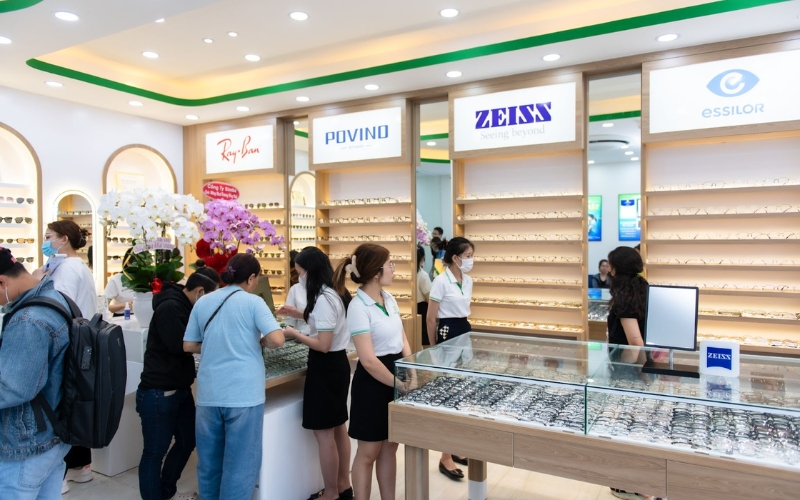 Mắt Kính Tâm Đức được nhiều khách hàng tin cậy Mắt Kính Tâm Đức được nhiều khách hàng tin cậy