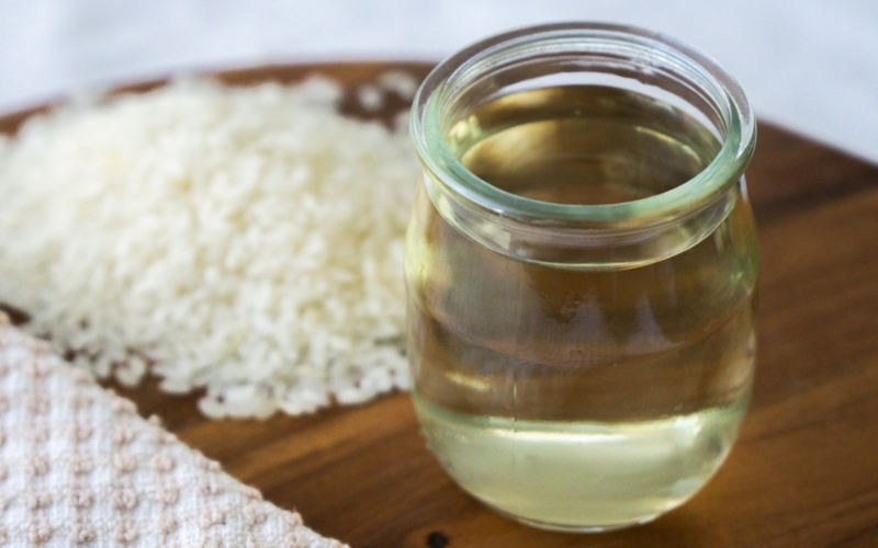 Khử mùi ẩm mốc bằng giấm ăn